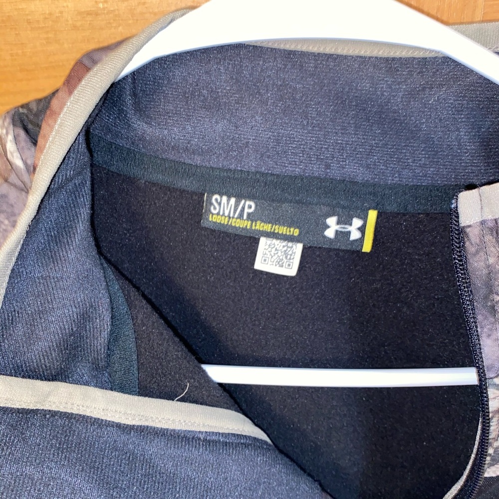Under Armour Pull Over - image 4